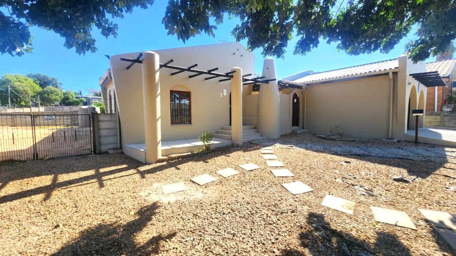 3 Bedroom Property for Sale in Bergzicht Western Cape